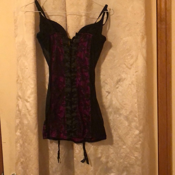 Lingerie - Picture 2 of 2